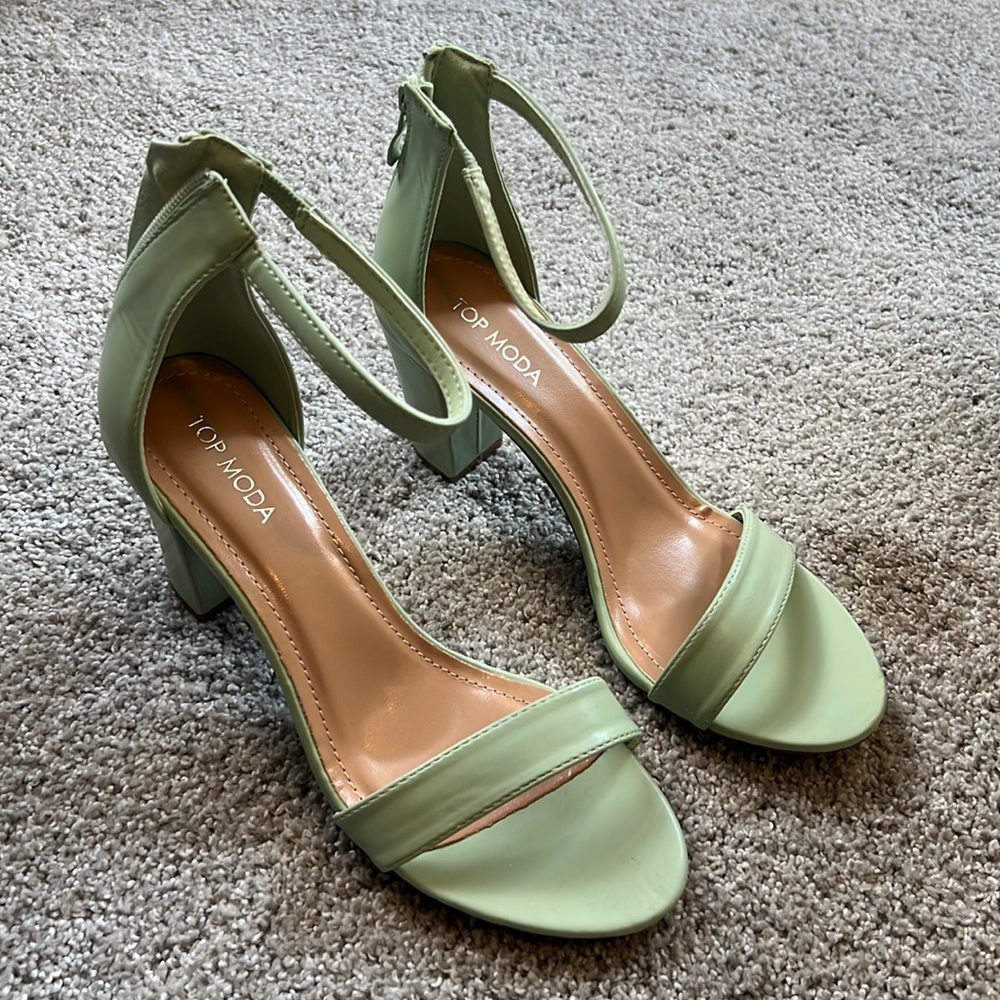 NWOT Mint Colored Sandals